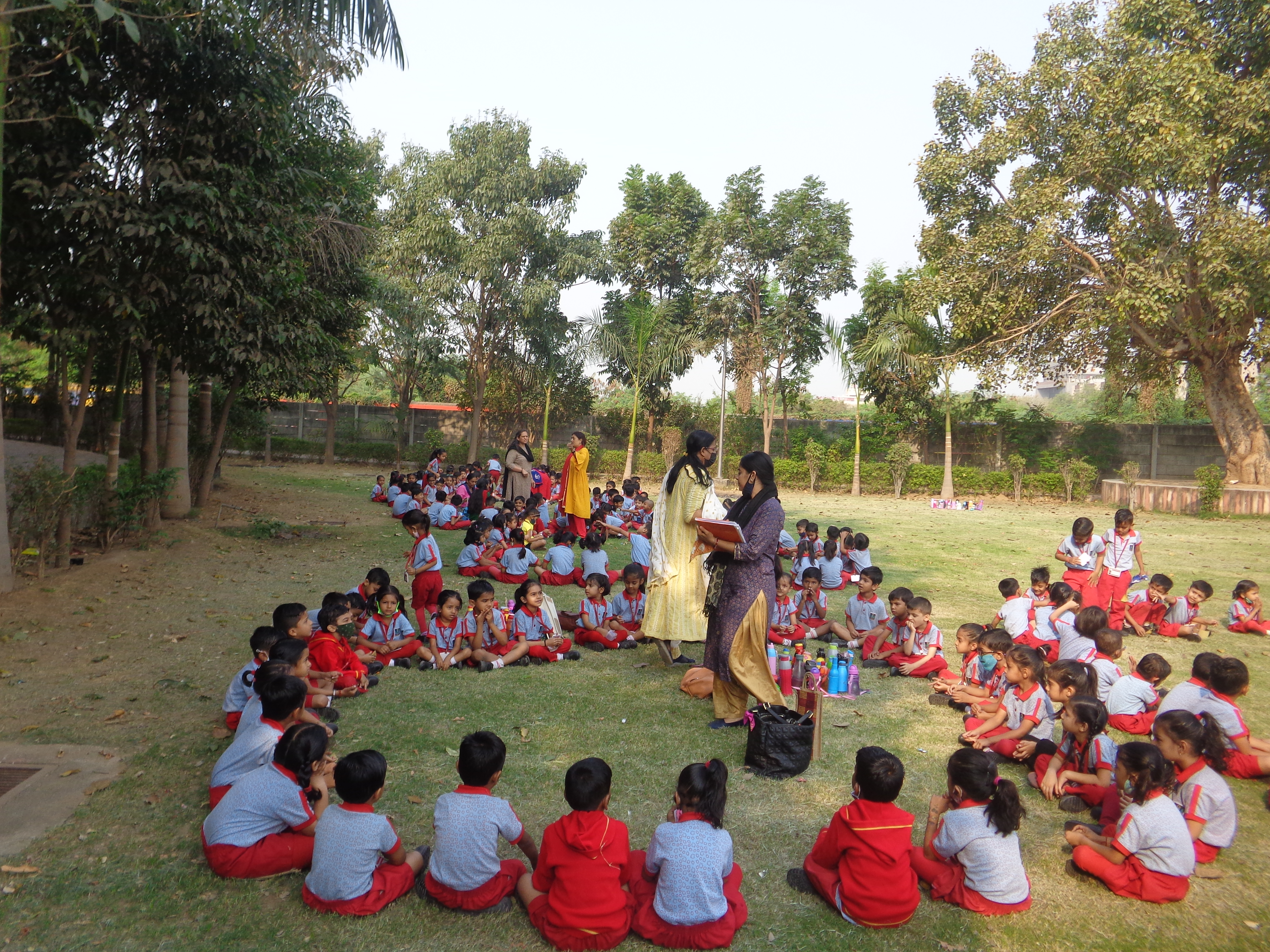 JR KG VISIT TO GARDEN